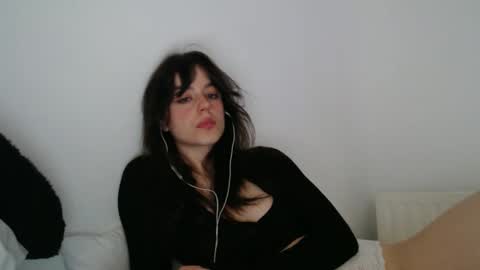 Snapshot of luana789 chatting on March 9, 10:14 pm luana online show from March 9, 10:14 pm