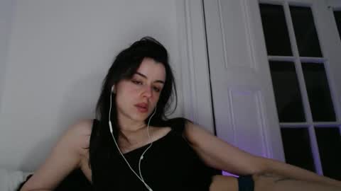 Snapshot of luana789 chatting on March 29, 9:04 pm luana online show from March 29, 9:04 pm