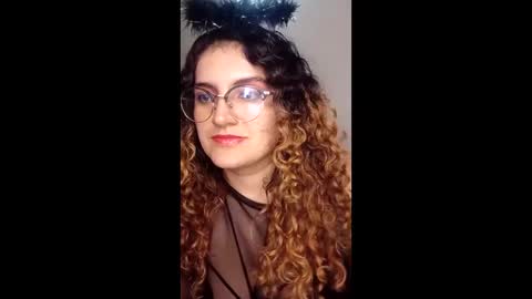Snapshot of luana_winner chatting on March 18, 4:15 am luana_winner online show from March 18, 4:15 am