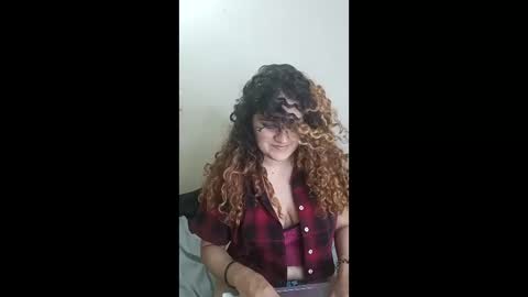 Snapshot of luana_winner chatting on April 18, 4:38 am luana_winner online show from April 18, 4:38 am
