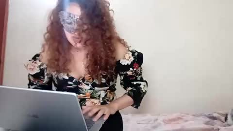 luanapowerful online show from February 22, 4:07 am