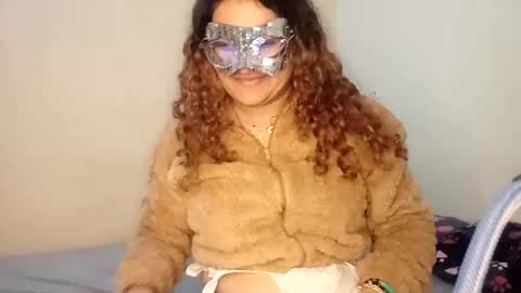 Snapshot of luanapowerful chatting on November 9, 3:49 am luanapowerful online show from November 9, 3:49 am