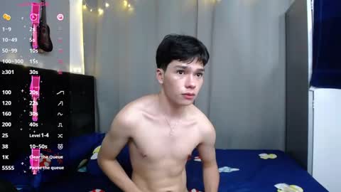 Snapshot of luandy_ chatting on December 31, 2:36 pm lUAN online show from December 31, 2:36 pm
