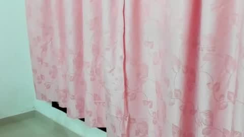 Snapshot of luara__01__lecat_1 chatting on February 13, 11:17 am luara__01__lecat_1 online show from February 13, 11:17 am