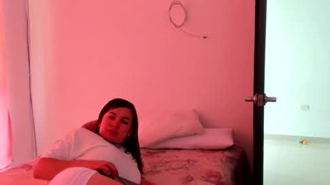 Snapshot of luara__01__lecat_1 chatting on March 1, 4:09 pm luara__01__lecat_1 online show from March 1, 4:09 pm