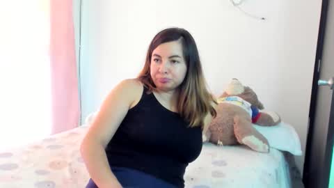 Snapshot of luara__01__lecat_1 chatting on March 5, 8:16 pm luara__01__lecat_1 online show from March 5, 8:16 pm