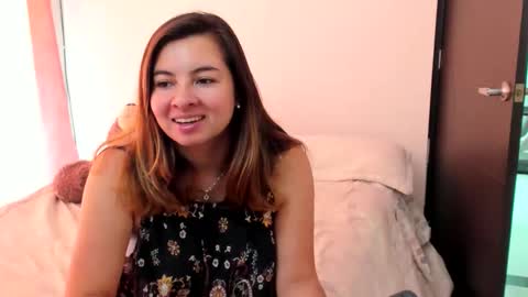 Snapshot of luara__01__lecat_1 chatting on March 13, 7:20 pm luara__01__lecat_1 online show from March 13, 7:20 pm