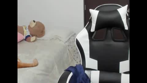 Snapshot of luara__01__lecat_1 chatting on March 28, 1:49 am luara__01__lecat_1 online show from March 28, 1:49 am