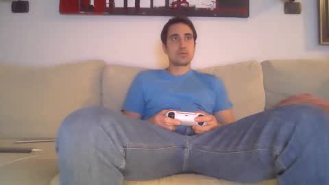 Snapshot of luca_f4 chatting on October 11, 10:47 am Luca online show from October 11, 10:47 am