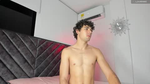 Snapshot of luca_ferrer_ chatting on February 22, 3:01 am Luca Ferrer online show from February 22, 3:01 am