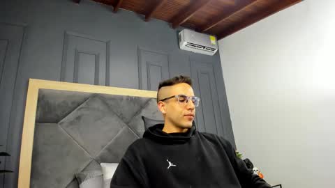 Snapshot of luca_morettii chatting on October 7, 12:24 pm luca_morettii online show from October 7, 12:24 pm