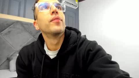 Snapshot of luca_morettii chatting on October 10, 12:15 pm luca_morettii online show from October 10, 12:15 pm