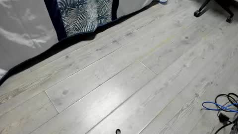 Snapshot of luca_morettii chatting on October 16, 12:06 pm luca_morettii online show from October 16, 12:06 pm