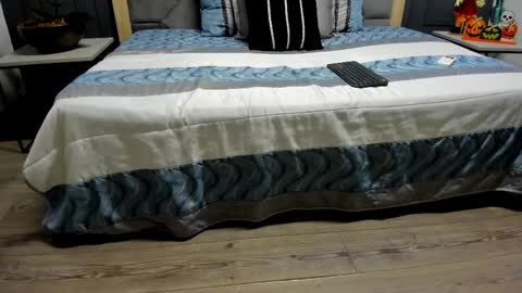 Snapshot of luca_morettii chatting on October 22, 12:05 pm luca_morettii online show from October 22, 12:05 pm