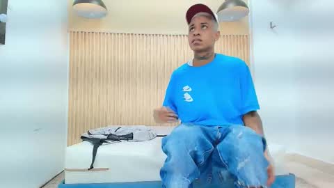 Snapshot of luca_turner chatting on March 25, 12:22 pm LUCA online show from March 25, 12:22 pm