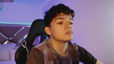 luca_voss1 online show from April 17, 12:08 pm