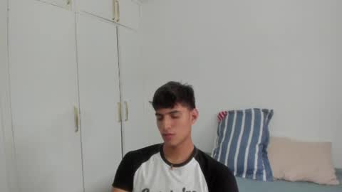 lucacosta19 online show from June 18, 8:46 pm