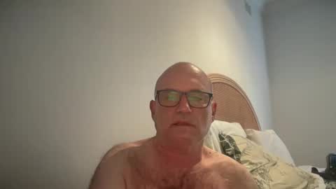 Snapshot of lucas10004 chatting on December 30, 1:58 am lucas10004 online show from December 30, 1:58 am