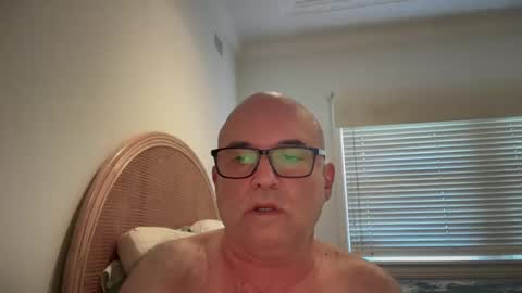 Snapshot of lucas10004 chatting on March 7, 5:51 am lucas10004 online show from March 7, 5:51 am