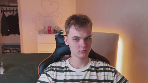 Lucas Gill online show from September 15, 2:33 am