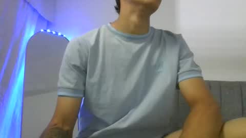 Snapshot of lucas_hernandez1 chatting on April 14, 11:44 pm Lucas online show from April 14, 11:44 pm