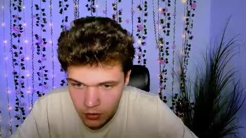 lucas_long_ online show from September 21, 6:42 pm