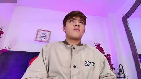 Lucas lovee online show from April 4, 1:08 pm