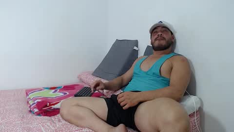 Snapshot of lucas_montesori chatting on March 1, 3:32 am Lucas Montesori online show from March 1, 3:32 am
