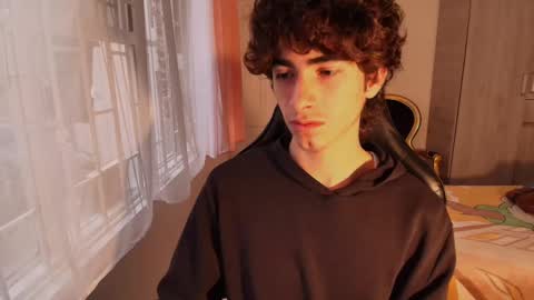 Snapshot of lucas_xo chatting on October 10, 9:47 pm lucas_xo online show from October 10, 9:47 pm