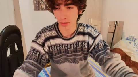 Snapshot of lucas_xo chatting on October 18, 5:10 am lucas_xo online show from October 18, 5:10 am