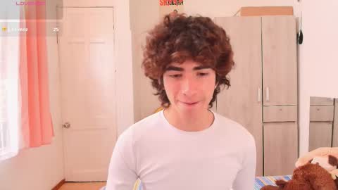 lucas_xo online show from November 26, 3:57 pm