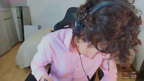Snapshot of lucas_xo chatting on February 14, 7:38 am lucas_xo online show from February 14, 7:38 am