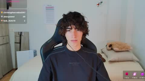 Snapshot of lucas_xo chatting on February 18, 5:14 am lucas_xo online show from February 18, 5:14 am