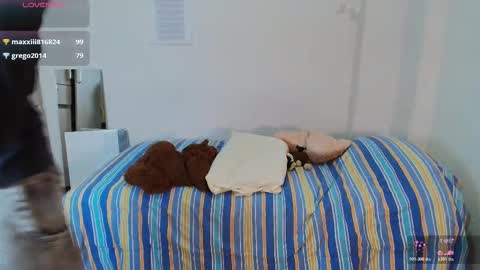 Snapshot of lucas_xo chatting on February 20, 6:19 am lucas_xo online show from February 20, 6:19 am