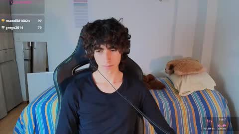 Snapshot of lucas_xo chatting on February 20, 6:26 am lucas_xo online show from February 20, 6:26 am