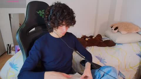 Snapshot of lucas_xo chatting on March 6, 8:27 pm lucas_xo online show from March 6, 8:27 pm