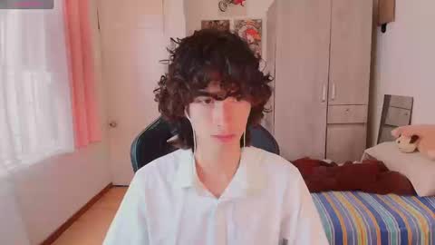 Snapshot of lucas_xo chatting on March 12, 8:59 pm lucas_xo online show from March 12, 8:59 pm