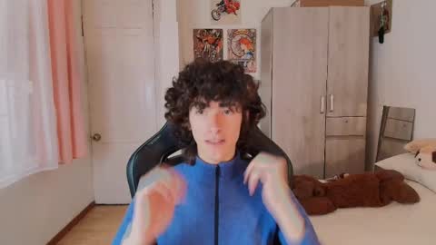 Snapshot of lucas_xo chatting on March 16, 7:51 pm lucas_xo online show from March 16, 7:51 pm