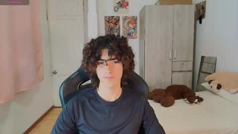 Snapshot of lucas_xo chatting on March 18, 3:09 am lucas_xo online show from March 18, 3:09 am