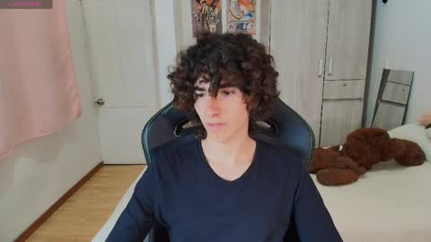 Snapshot of lucas_xo chatting on March 18, 11:41 pm lucas_xo online show from March 18, 11:41 pm