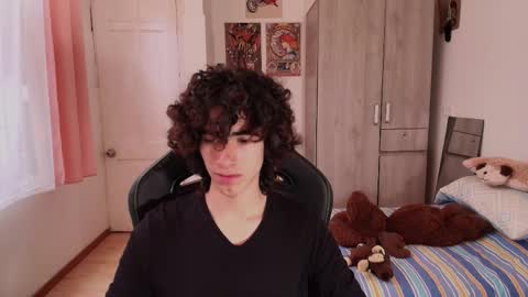 Snapshot of lucas_xo chatting on March 20, 9:41 pm lucas_xo online show from March 20, 9:41 pm