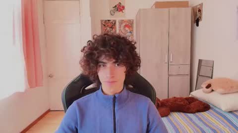 Snapshot of lucas_xo chatting on March 24, 4:34 pm lucas_xo online show from March 24, 4:34 pm