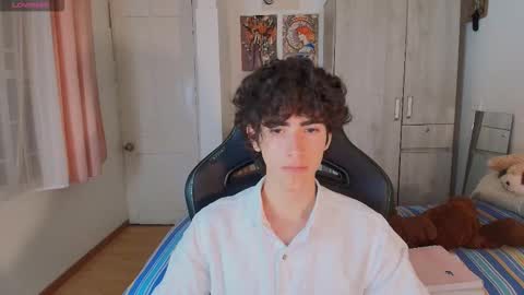 Snapshot of lucas_xo chatting on March 27, 11:15 pm lucas_xo online show from March 27, 11:15 pm