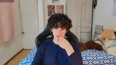 Snapshot of lucas_xo chatting on April 7, 3:29 am lucas_xo online show from April 7, 3:29 am