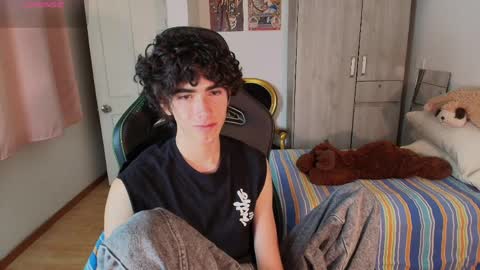 Snapshot of lucas_xo chatting on April 8, 11:27 pm lucas_xo online show from April 8, 11:27 pm