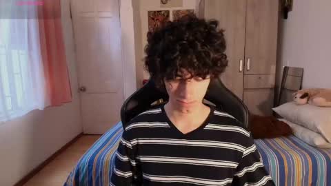 Snapshot of lucas_xo chatting on April 12, 8:58 pm lucas_xo online show from April 12, 8:58 pm