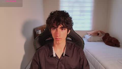 Snapshot of lucas_xo chatting on June 10, 10:08 pm lucas_xo online show from June 10, 10:08 pm