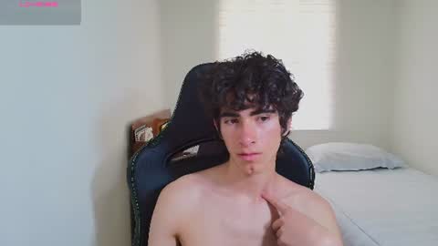 Snapshot of lucas_xo chatting on June 11, 9:57 pm lucas_xo online show from June 11, 9:57 pm
