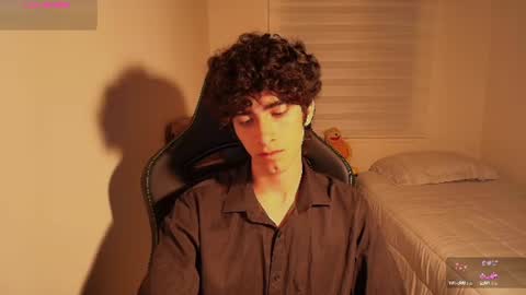 Snapshot of lucas_xo chatting on June 13, 3:26 am lucas_xo online show from June 13, 3:26 am