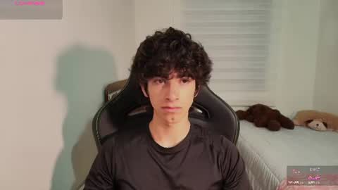 Snapshot of lucas_xo chatting on June 23, 2:31 am lucas_xo online show from June 23, 2:31 am